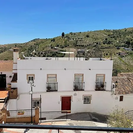 Casa vacanze Casa Asilah, Your Serene Mountain Retreat Awaits! Cutar