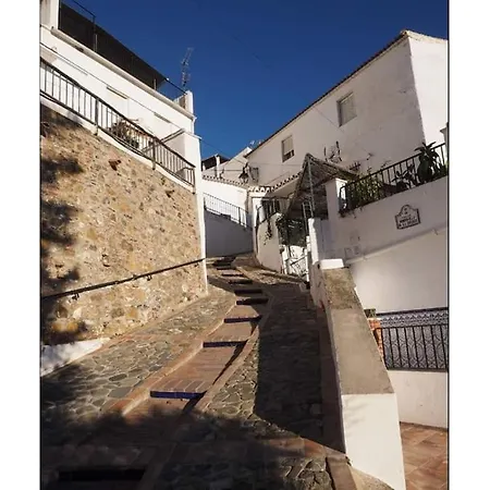 Casa Asilah, Your Serene Mountain Retreat Awaits! Cutar