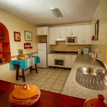 Holiday home Casa Asilah, Your Serene Mountain Retreat Awaits!